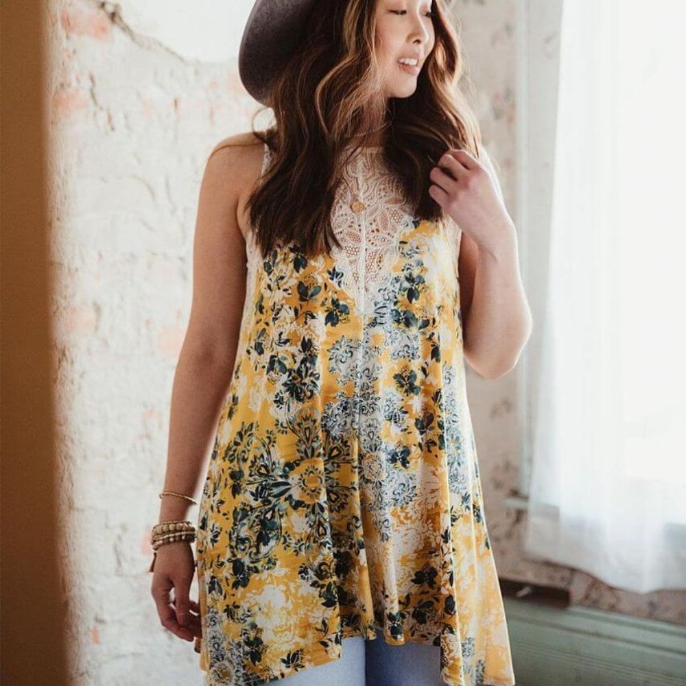 Gimmicks Lace/Floral Tunick Tank Top (S) with free bralette